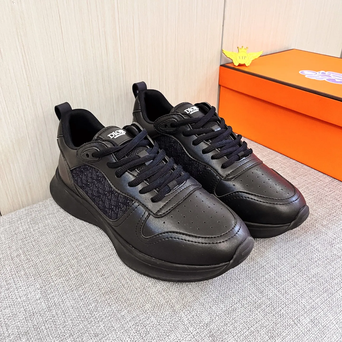Men's Men's Shoes Men's Shoes 💰 400 Men's Men's Shoes 💰 [ Dior ] 🔥 High-end men's shoes brand official website 1:1 latest masterpiece: the upper is made of Italian imported first-layer cowhide with a comfortable and breathable lining ➕ Original non-slip and wear-resistant outsole 🔥, making walking more convenient and comfortable! An exclusive new model, a stunning work, a beautiful 1:1 replica [color] compared to the official quality! Create a fashionable personality to set off your uniqueness! A must-have for trendy men! Classic🔥Size: 38-44 Color: Multiple colors available🔥.